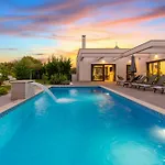 Design M Pula, Pjescana Uvala - By Istrabook Pula