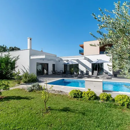 Design M Pula, Pjescana Uvala Pula