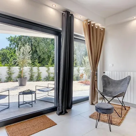 Design M Pula, Pjescana Uvala