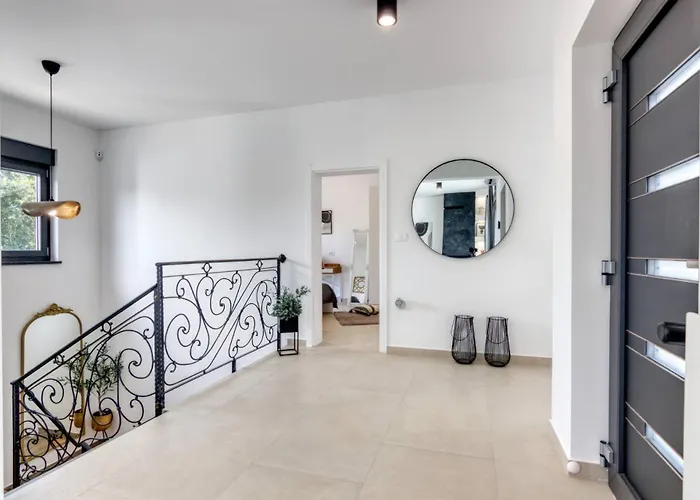 Design M Pula, Pjescana Uvala * Póla