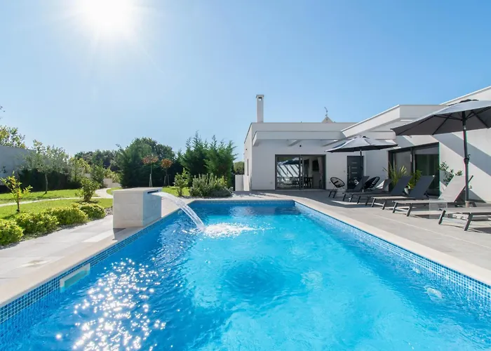 Design M Pula, Pjescana Uvala Villa *