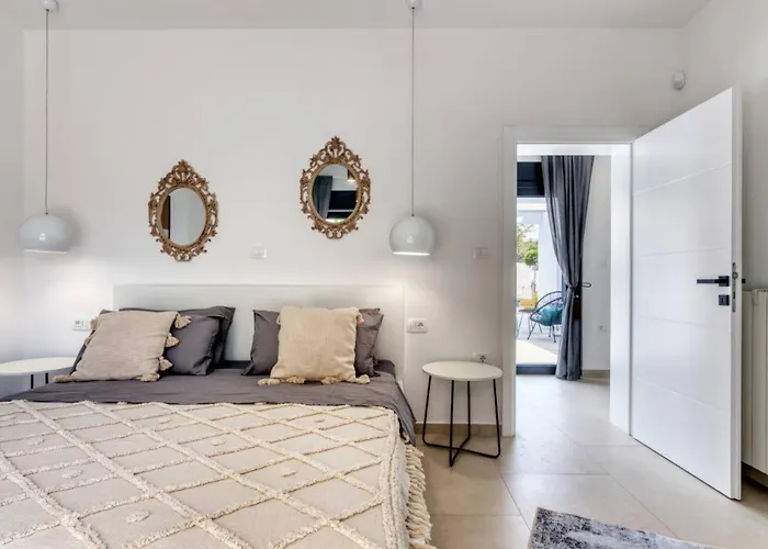 Design M Pula, Pjescana Uvala *