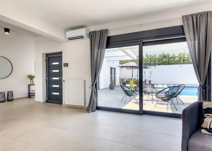 Design M Pula, Pjescana Uvala * Póla