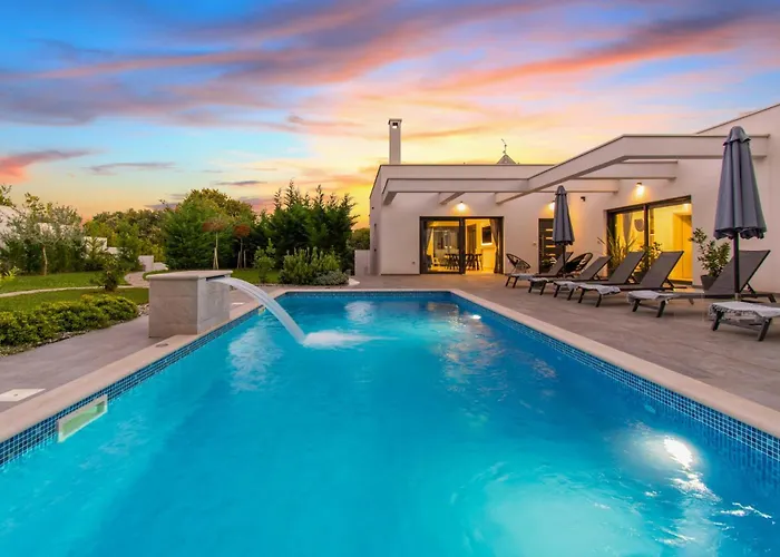 Design M Pula, Pjescana Uvala Póla