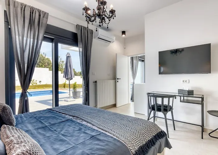 Design M Pula, Pjescana Uvala Póla