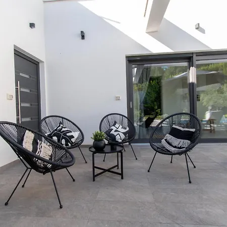 Design M Pula, Pjescana Uvala *