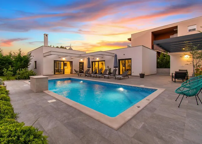 Design M Pula, Pjescana Uvala Πούλα