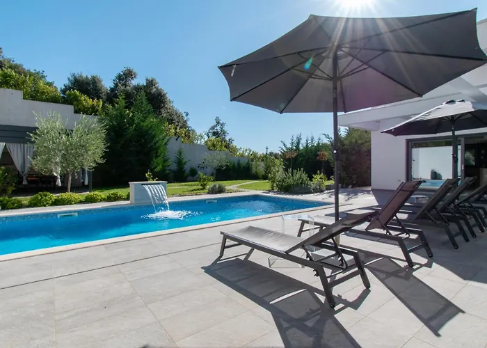 Design M Pula, Pjescana Uvala Βίλα *