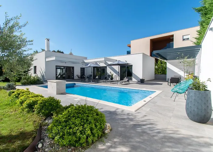 Βίλα Design M Pula, Pjescana Uvala Πούλα