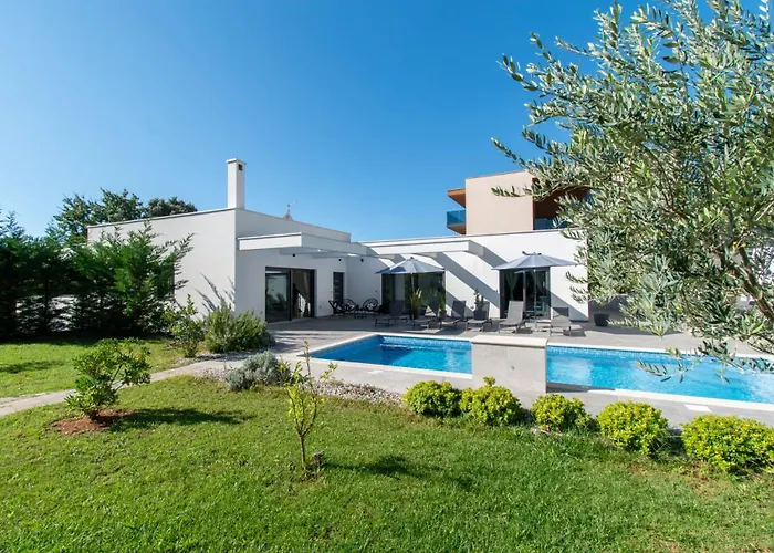 Design M Pula, Pjescana Uvala Πούλα