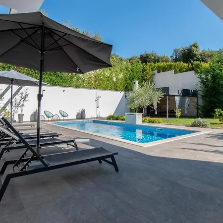 Design M Pula, Pjescana Uvala Pula