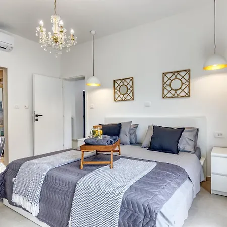 Design M Pula, Pjescana Uvala